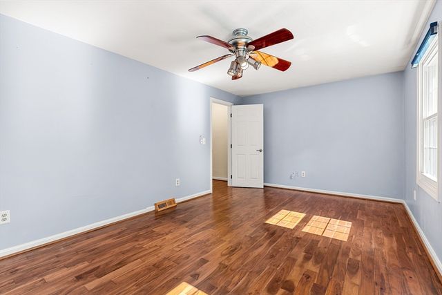 148 Heritage Dr 148, Tewksbury, MA 01876