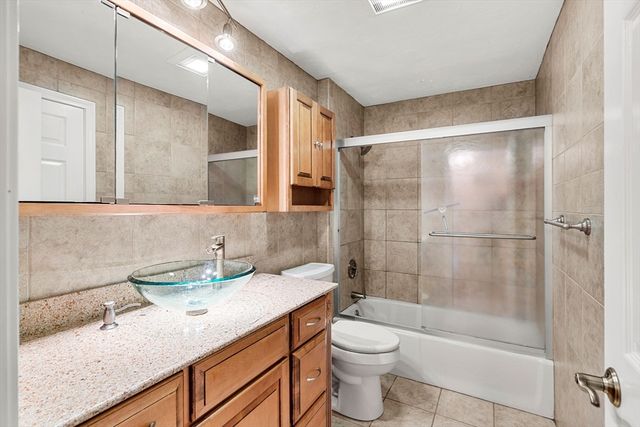 148 Heritage Dr 148, Tewksbury, MA 01876