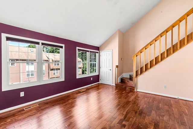 148 Heritage Dr 148, Tewksbury, MA 01876