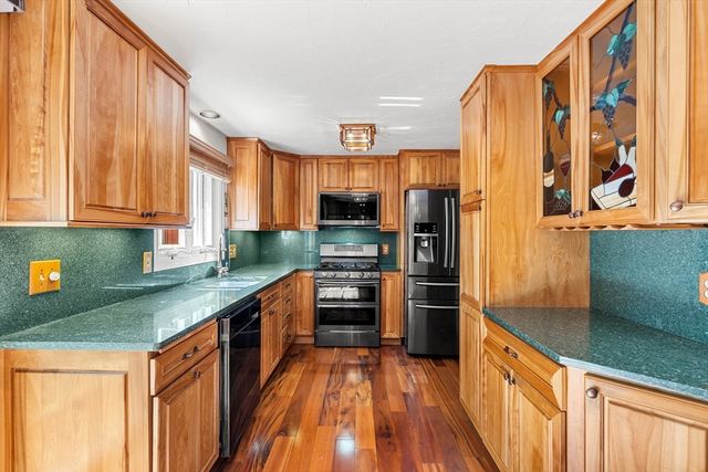 148 Heritage Dr 148, Tewksbury, MA 01876