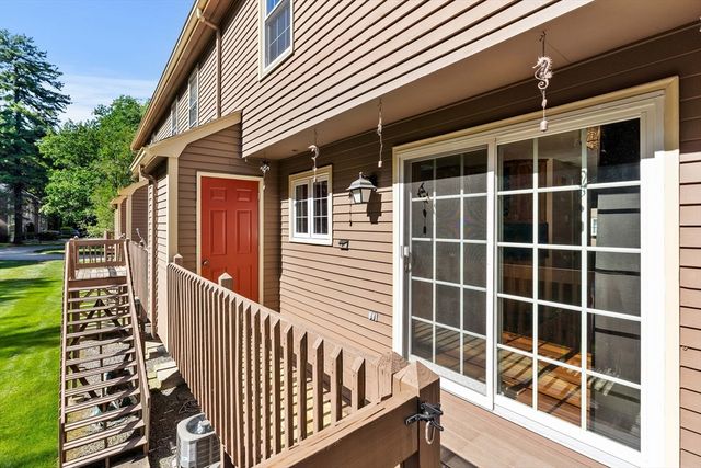 148 Heritage Dr 148, Tewksbury, MA 01876
