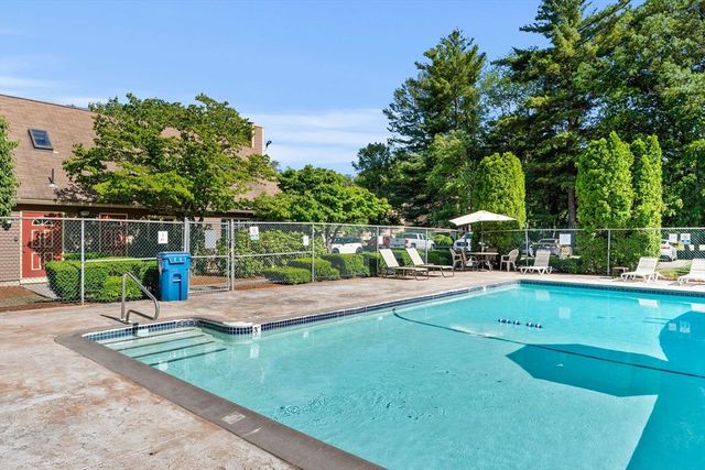 148 Heritage Dr 148, Tewksbury, MA 01876