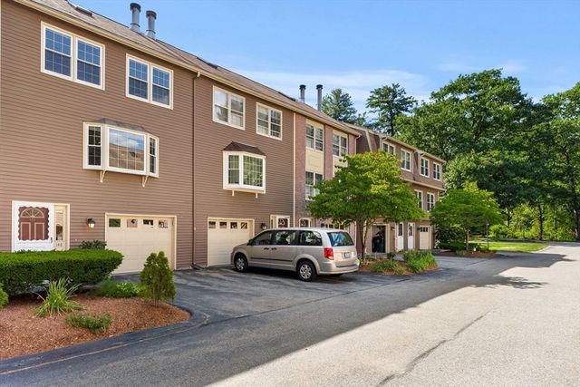 148 Heritage Dr 148, Tewksbury, MA 01876