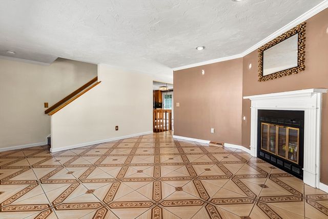 148 Heritage Dr 148, Tewksbury, MA 01876