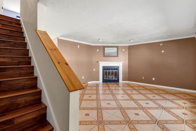 148 Heritage Dr 148, Tewksbury, MA 01876