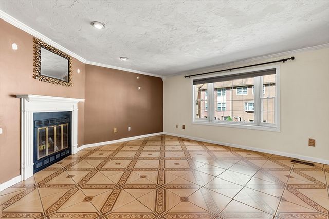148 Heritage Dr 148, Tewksbury, MA 01876