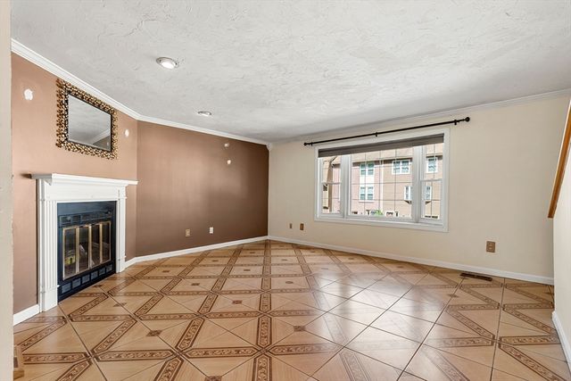 148 Heritage Dr 148, Tewksbury, MA 01876