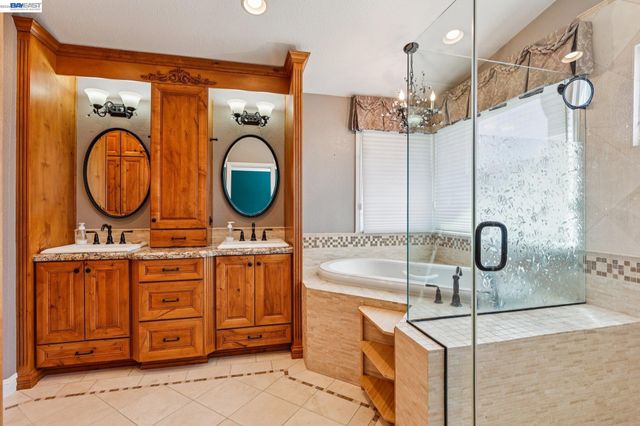1095 Canyon Hills Rd, San Ramon, CA 94582