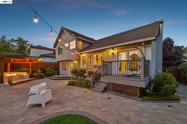 1095 Canyon Hills Rd, San Ramon, CA 94582
