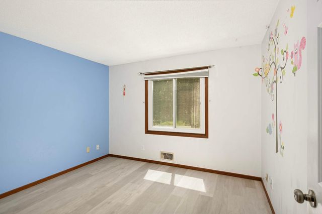 1173 Duckwood Drive, Eagan, MN 55123