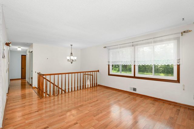 1173 Duckwood Drive, Eagan, MN 55123