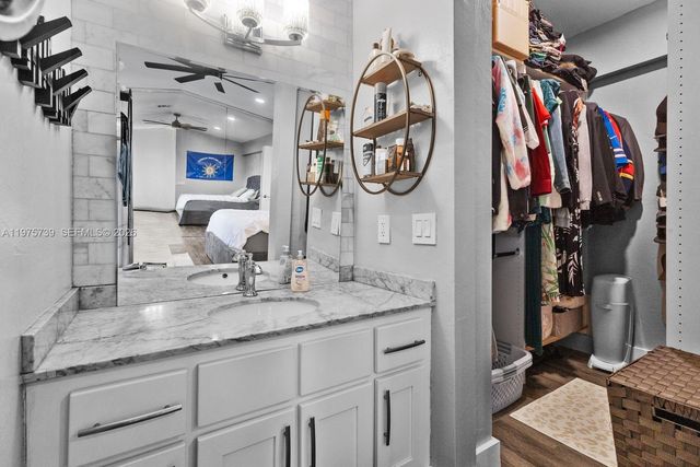 4169 S Pine Island Rd, Davie, FL 33328