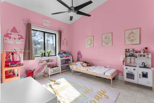 4169 S Pine Island Rd, Davie, FL 33328