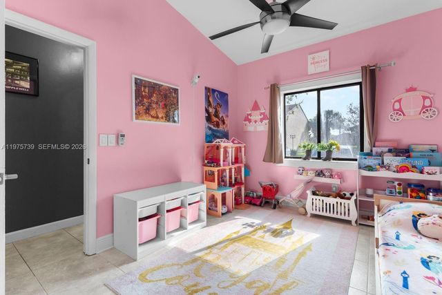 4169 S Pine Island Rd, Davie, FL 33328