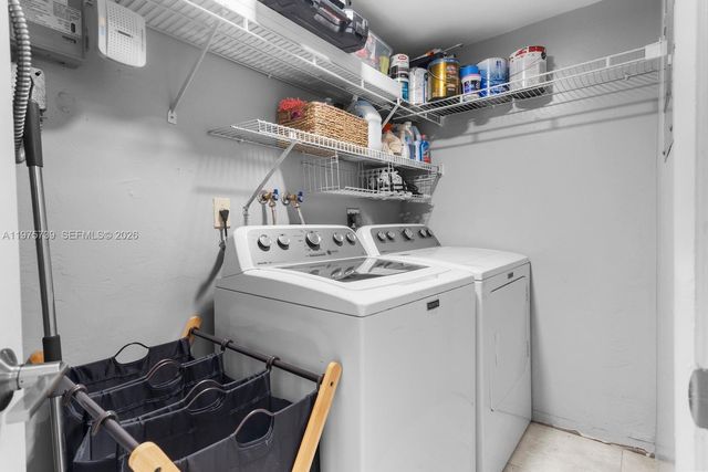 4169 S Pine Island Rd, Davie, FL 33328