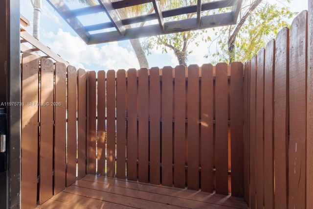 4169 S Pine Island Rd, Davie, FL 33328