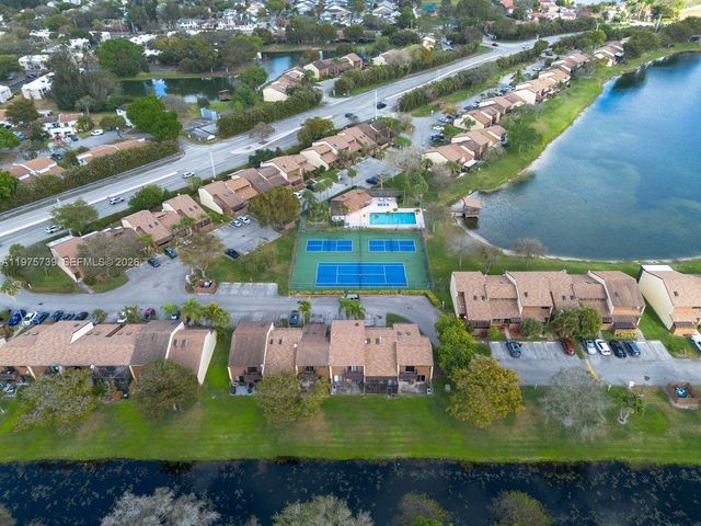 4169 S Pine Island Rd, Davie, FL 33328
