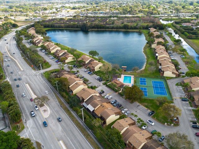 4169 S Pine Island Rd, Davie, FL 33328