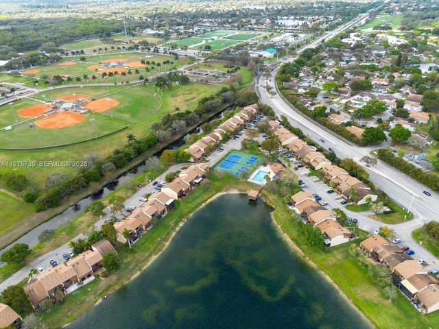 4169 S Pine Island Rd, Davie, FL 33328