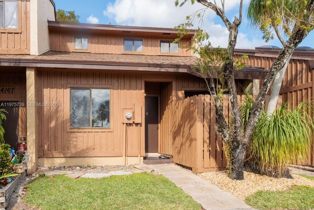 4169 S Pine Island Rd, Davie, FL 33328