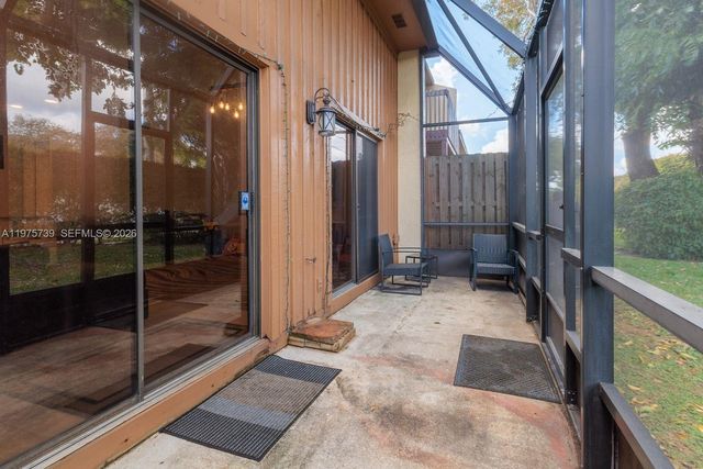 4169 S Pine Island Rd, Davie, FL 33328