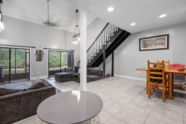 4169 S Pine Island Rd, Davie, FL 33328