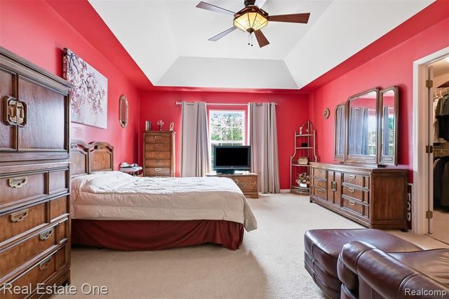 37585 Newburg Park Circle 16, Livonia, MI 48152