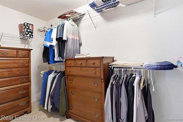 37585 Newburg Park Circle 16, Livonia, MI 48152