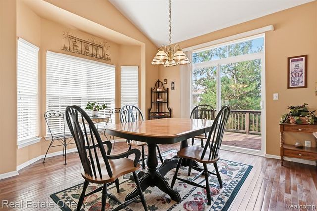 37585 Newburg Park Circle 16, Livonia, MI 48152