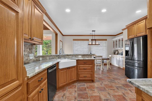 2807 Edmond NE Road, Piedmont, OK 73078