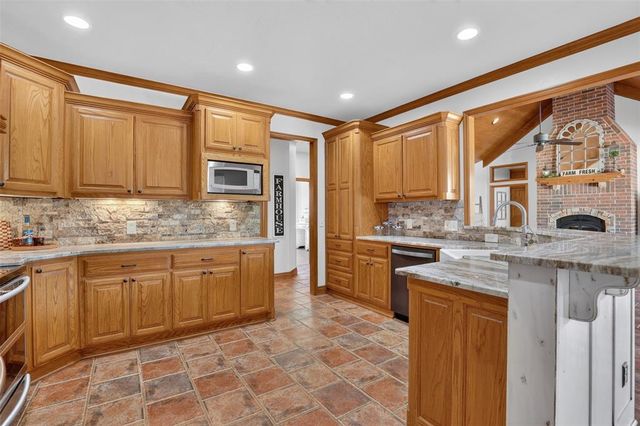 2807 Edmond NE Road, Piedmont, OK 73078