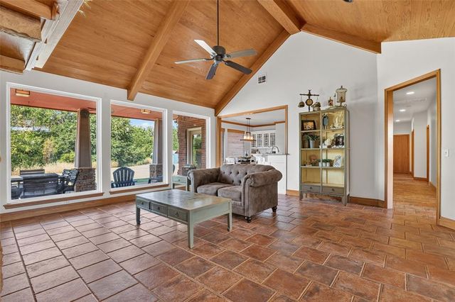 2807 Edmond NE Road, Piedmont, OK 73078