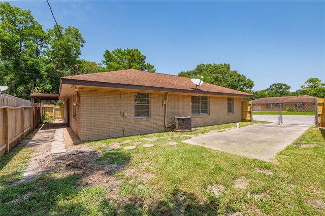 2513 Meadow Lane, La Marque, TX 77568