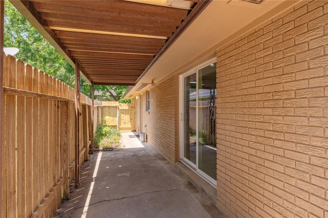 2513 Meadow Lane, La Marque, TX 77568