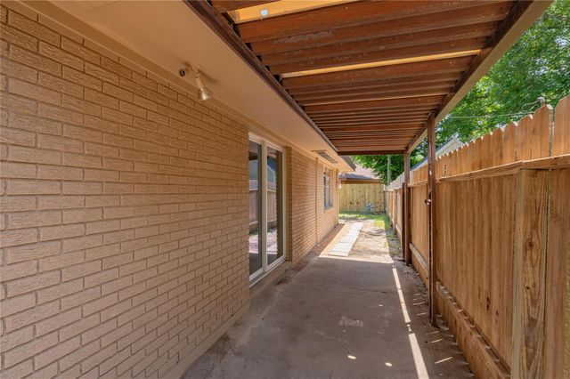 2513 Meadow Lane, La Marque, TX 77568