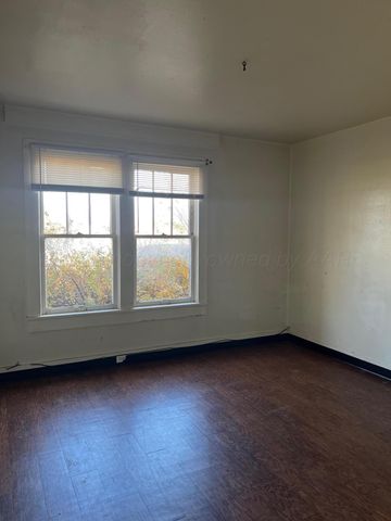 314 S Jefferson Street, Clarendon, TX 79226