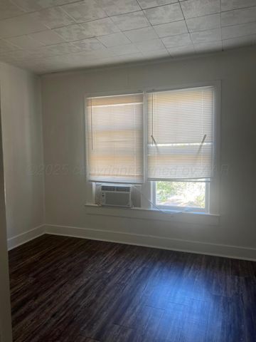 314 S Jefferson Street, Clarendon, TX 79226