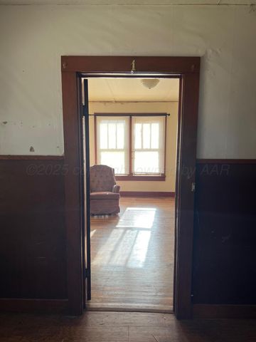 314 S Jefferson Street, Clarendon, TX 79226