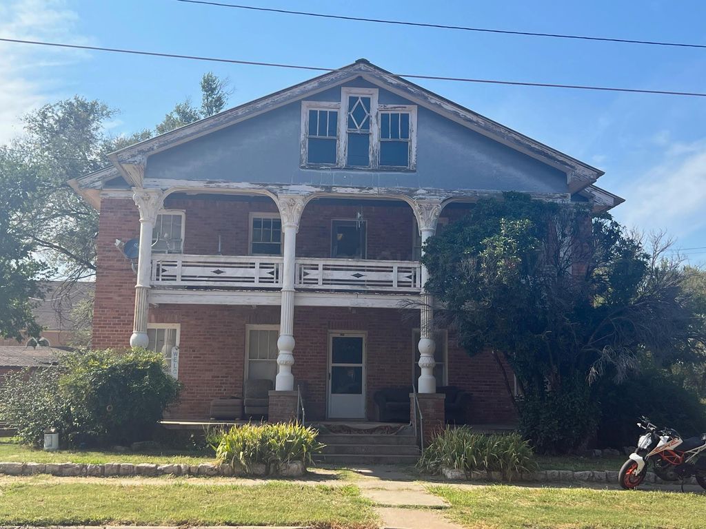 314 S Jefferson Street, Clarendon, TX 79226