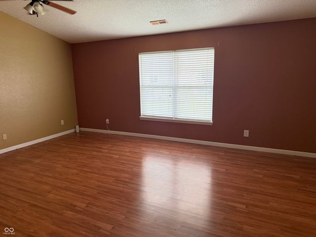 9625 Treyburn Lakes Drive, Indianapolis, IN 46239