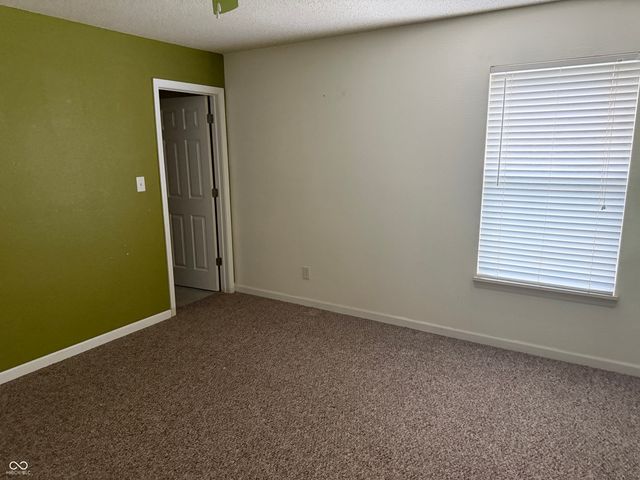 9625 Treyburn Lakes Drive, Indianapolis, IN 46239