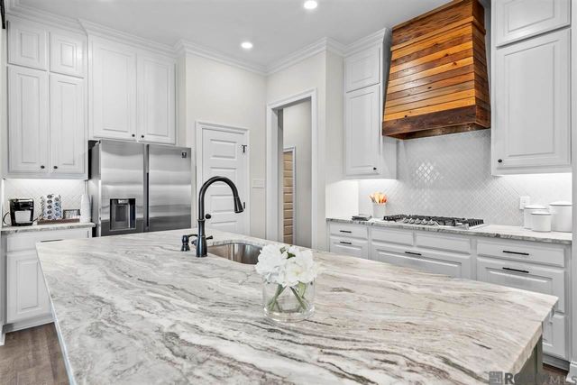 5160 Black River Rd, Darrow, LA 70725