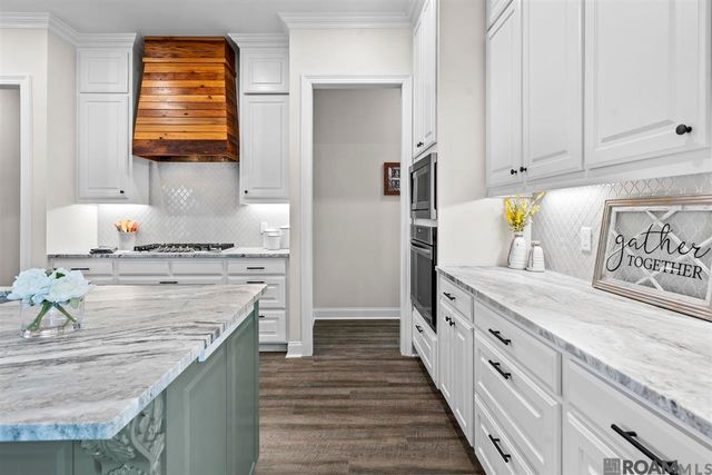 5160 Black River Rd, Darrow, LA 70725