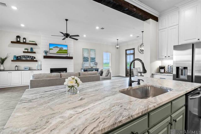 5160 Black River Rd, Darrow, LA 70725