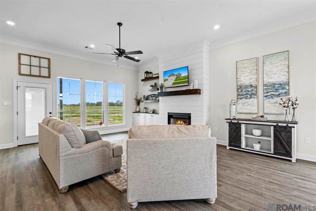 5160 Black River Rd, Darrow, LA 70725