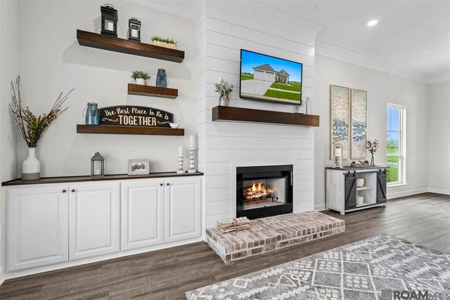 5160 Black River Rd, Darrow, LA 70725