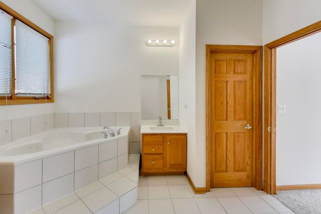 16W234 91st Street, Burr Ridge, IL 60527