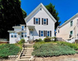 15 Hale St, Fitchburg, MA 01420
