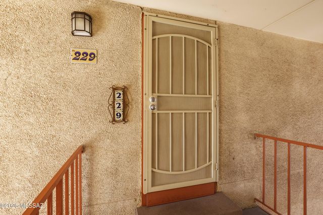 1600 N Wilmot Rd Unit 229, Tucson, AZ 85712