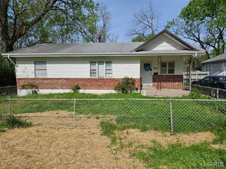 3643 Elsa Avenue, St Ann, MO 63074